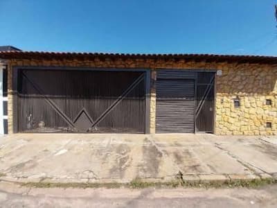 Casa em leilão extrajudicial em Parque Alto Sumaré, Bauru — Alameda Das Crisandalias, 2-89