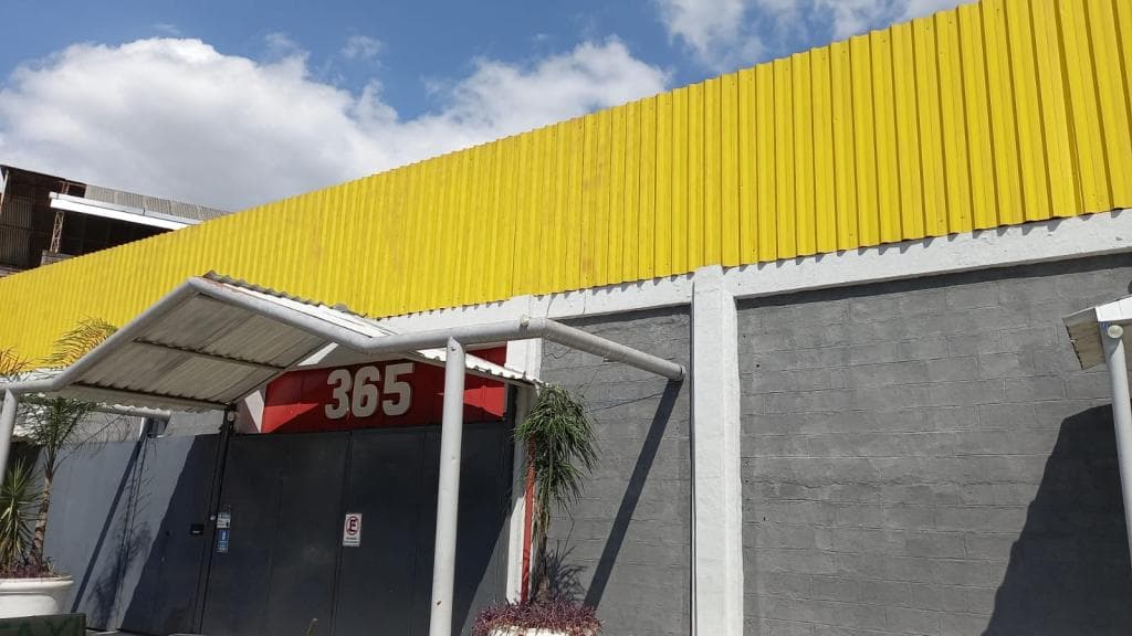 Comercial em leilão judicial em Campo Grande, Rio de Janeiro — Rua Francisco Real, 365