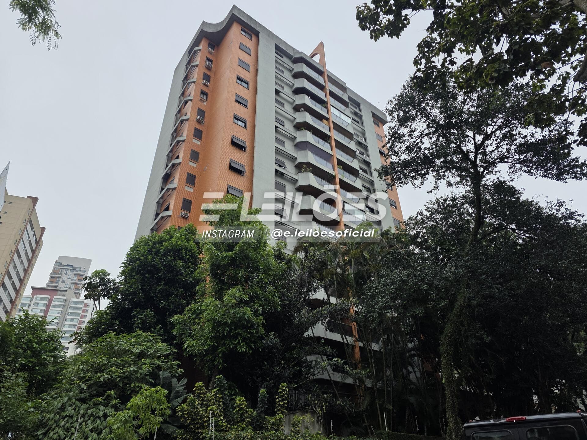 Apartamento em leilão judicial em Vila Andrade, São Paulo — Rua Itamataí, n° 17 Apto. 42