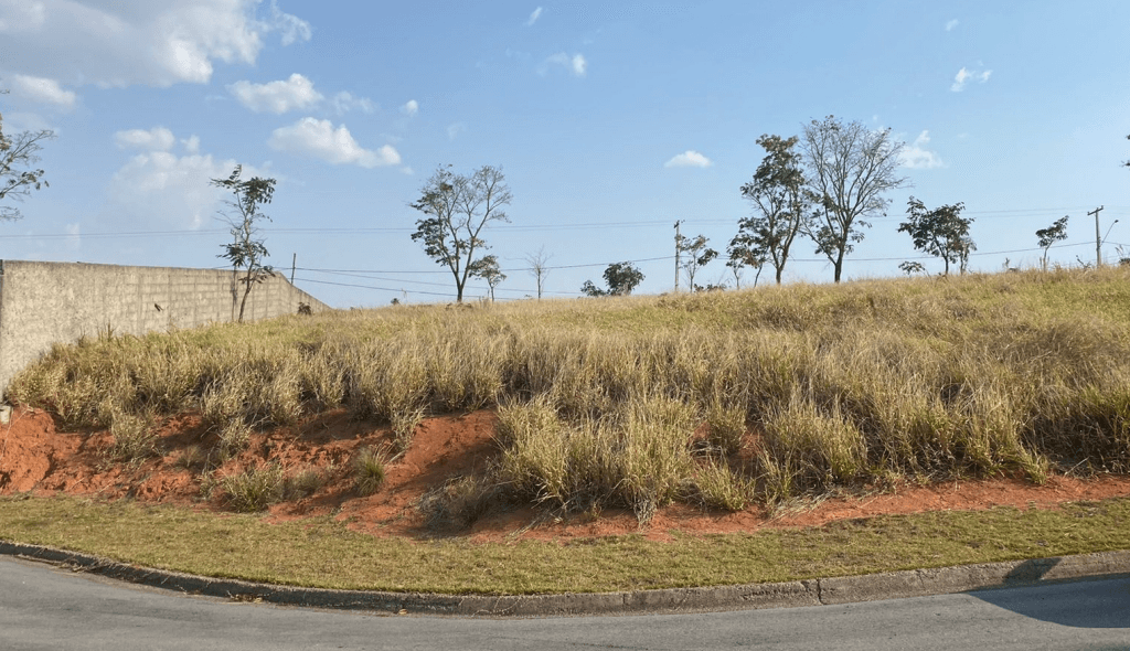 Terreno em leilão judicial em Rio Abaixo, Tuiuti — Estrada Municipal, nº 04