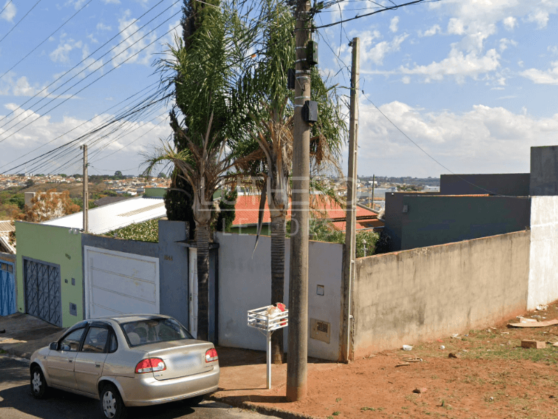 Casa em terreno de 250m² em Leilão — Rua Arlindo Durante, nº 1044, Jardim Iolanda, Botucatu