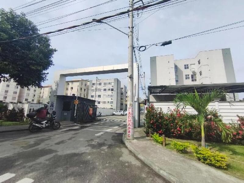 Apartamento de 43m² em Leilão — Rua Ibirarema, nº 118 Apto. 301, Bl 07, Santa Cruz, Rio de Janeiro