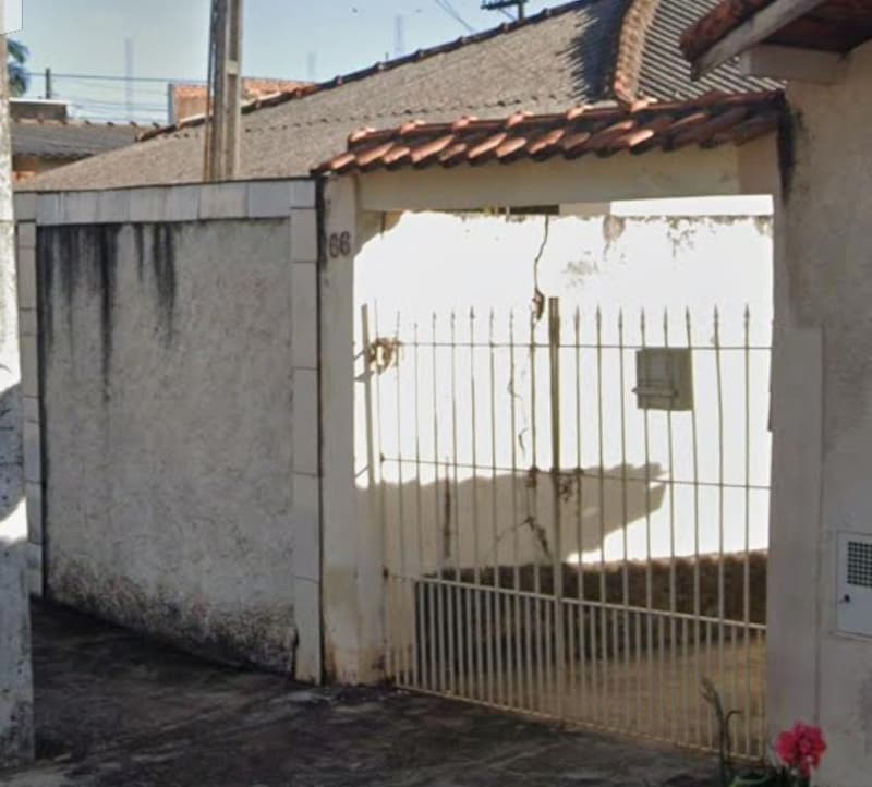 Casa em terreno de 252m² em Leilão — Rua Crisóstomo Petriaggi, Vila Santa Terezinha, Itararé