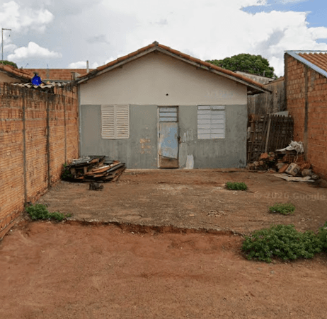 Casa em leilão extrajudicial em Araraquara — RUA ALBERTO CIONI NR:1100 - Q:C L:014
