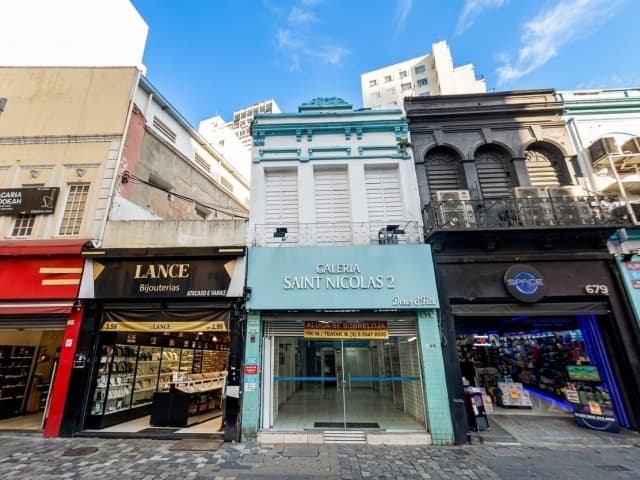 Prédio em leilão judicial em Centro, São Paulo — Rua Vinte e Cinco de Março, 673