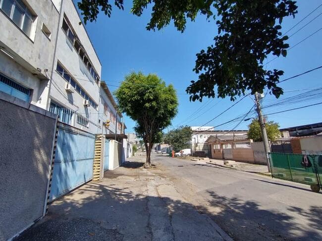 Prédio em leilão judicial em Vigário Geral, Rio de Janeiro — Rua Fernandes da Cunha, nº 141