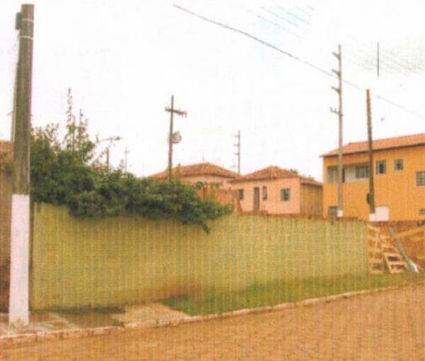 Terreno em leilão judicial em Centro, Piraju — Rua 15 de novembro, lote nº 02