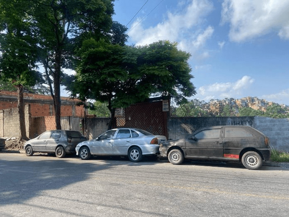 Terreno em leilão judicial em Chácara Santa Maria, Itapecerica da Serra — Estrada dos Coqueiros