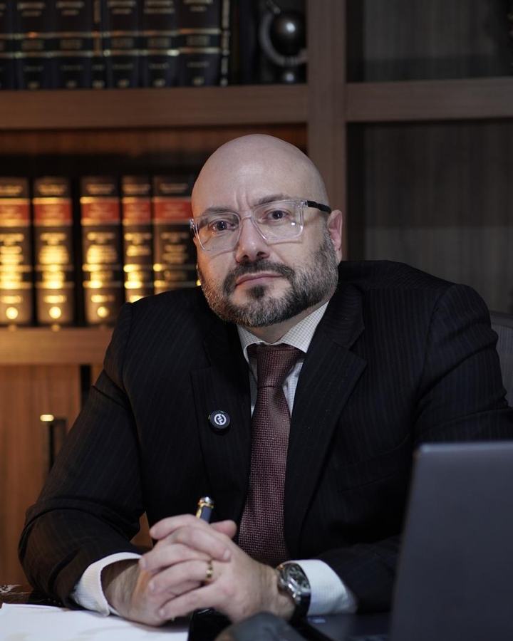 Raphael Cataldo Siston, advogado especialista em leilão extrajudicial de imóveis, sócio-fundador do Cataldo Siston Advogados